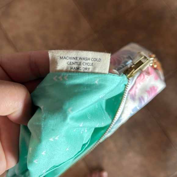 Jana Lam Crossbody Bag - Picture 4 of 5